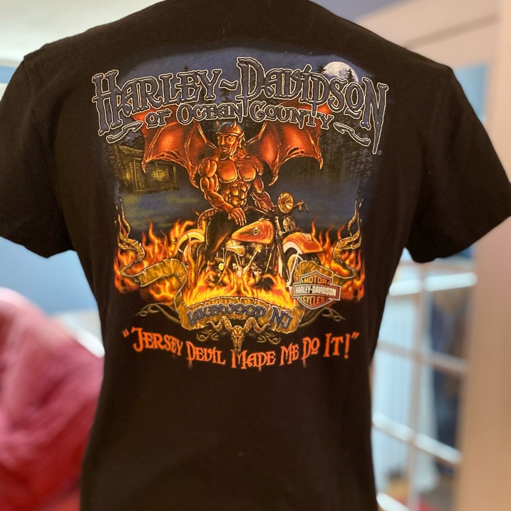 Women’s XL Jersey Devil Harley-Davidson v-neck